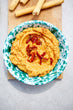 hummus met zongedroogde tomaat